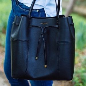 SALE! 🧡 Pristine Tory Burch Block T Bucket Bag (rare find)